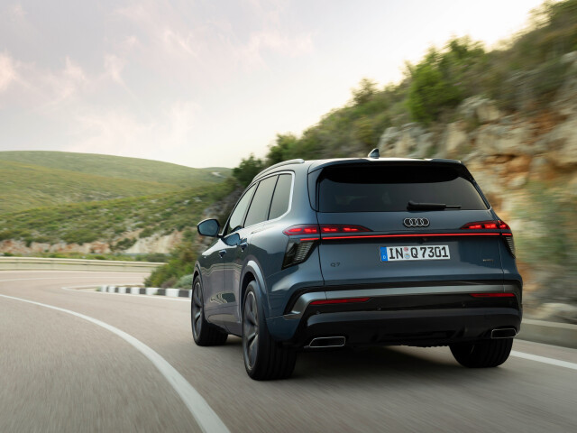 Audi Q7 фото
