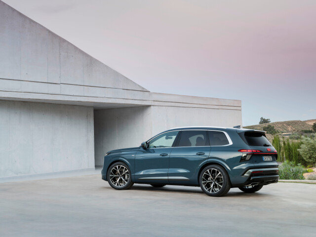 Audi Q7 фото