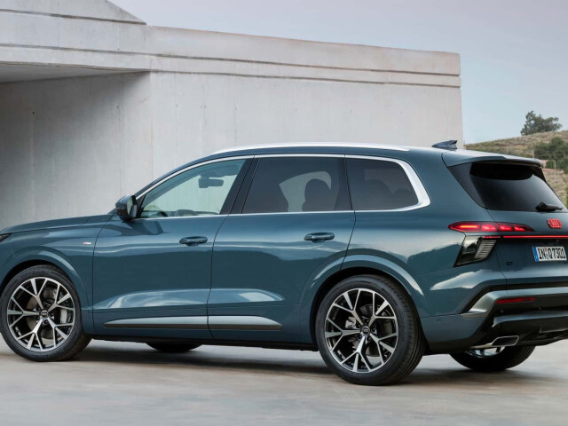 Audi Q7 фото