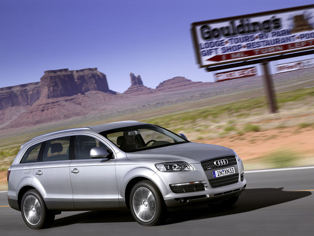 Audi Q7 фото