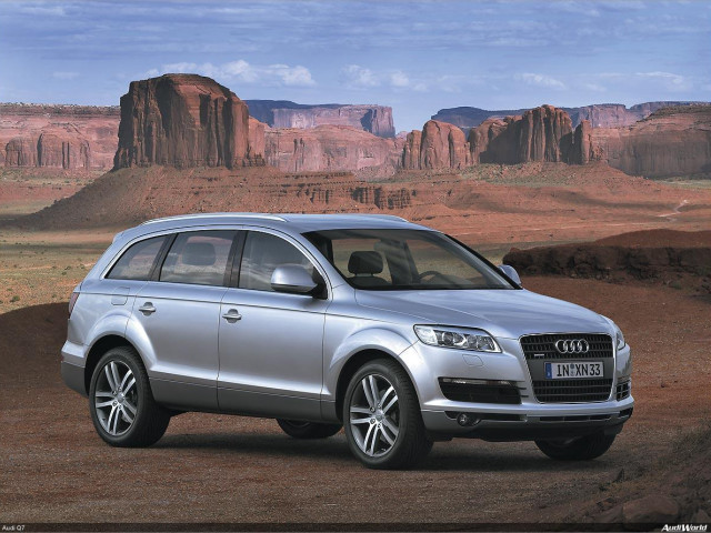 Audi Q7 фото