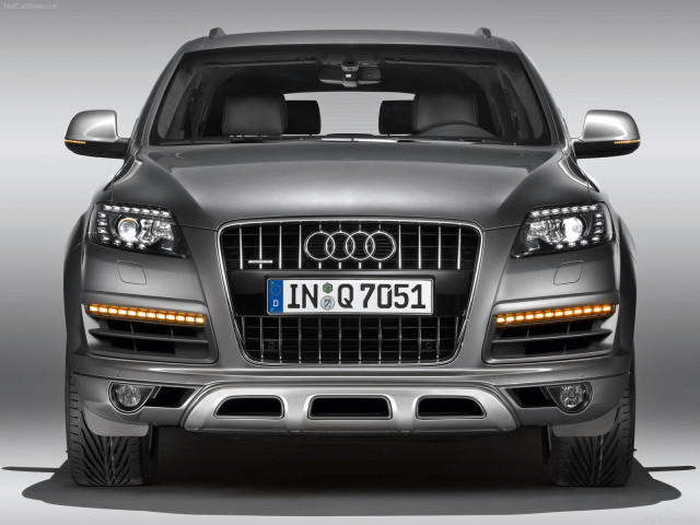 Audi Q7 фото