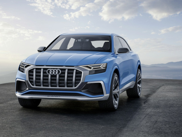 Audi Q8 фото