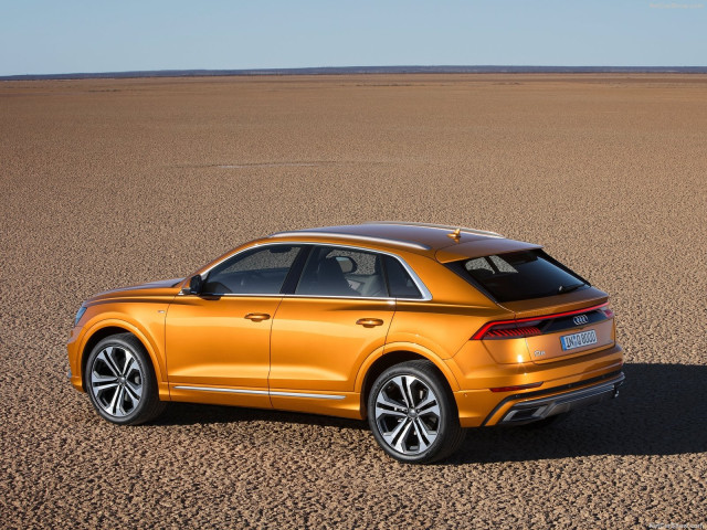 Audi Q8 фото