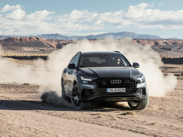 Audi Q8 фото