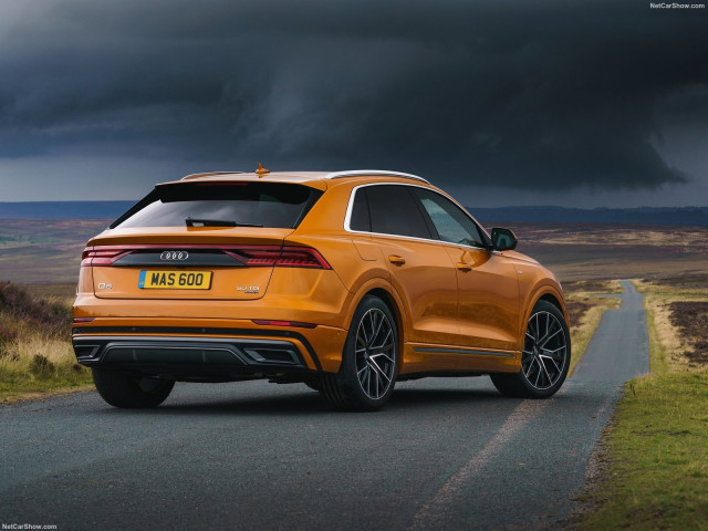 Audi Q8 фото