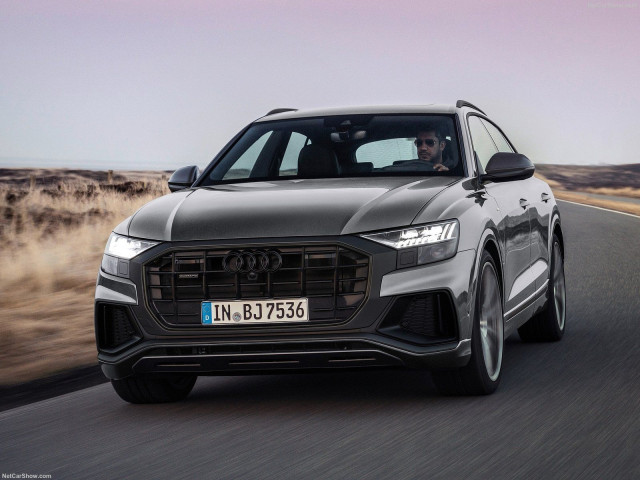 Audi Q8 фото