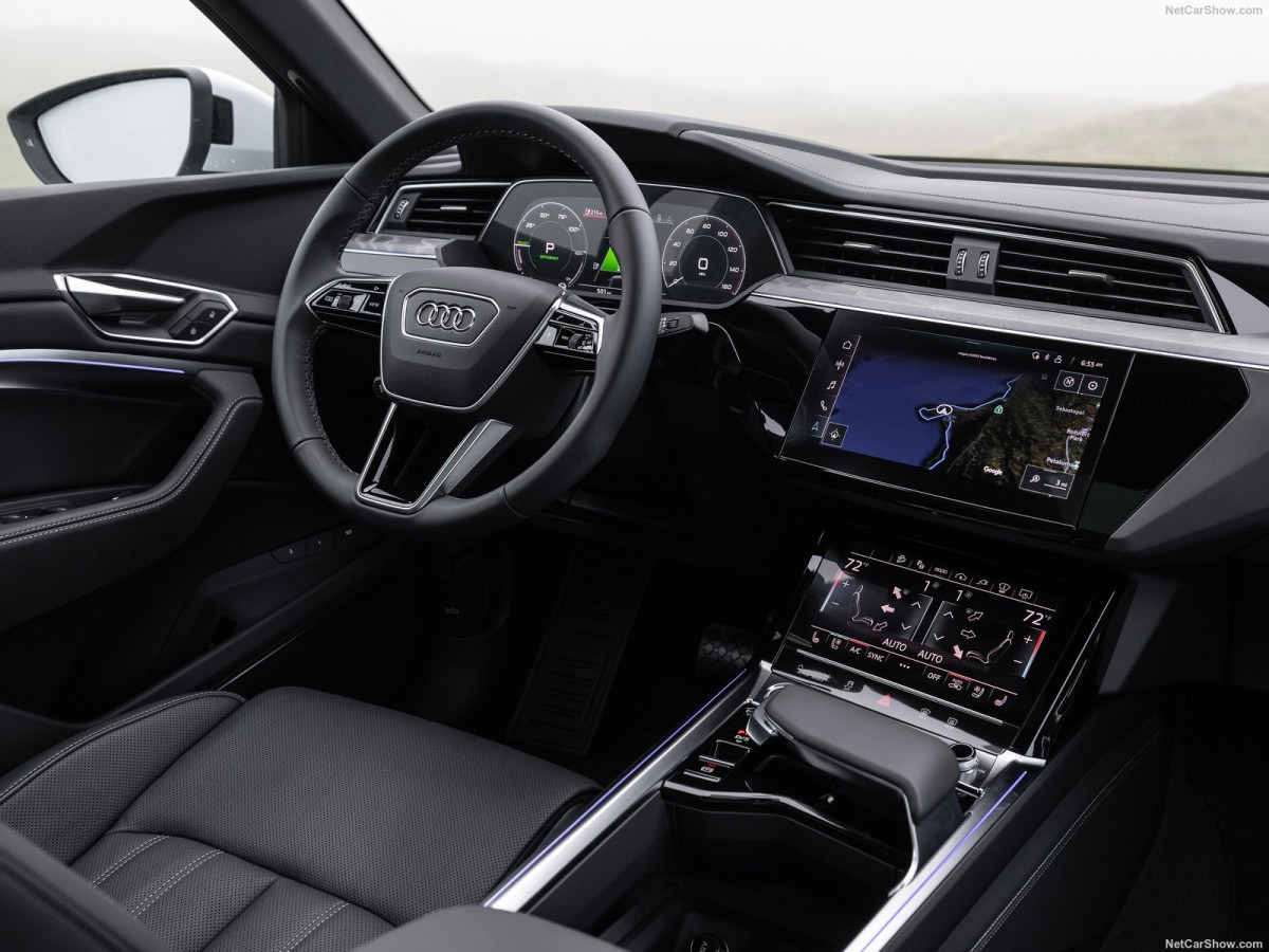 Audi Q8 фото 210878