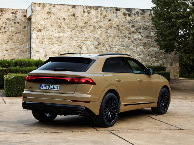 Audi Q8 фото