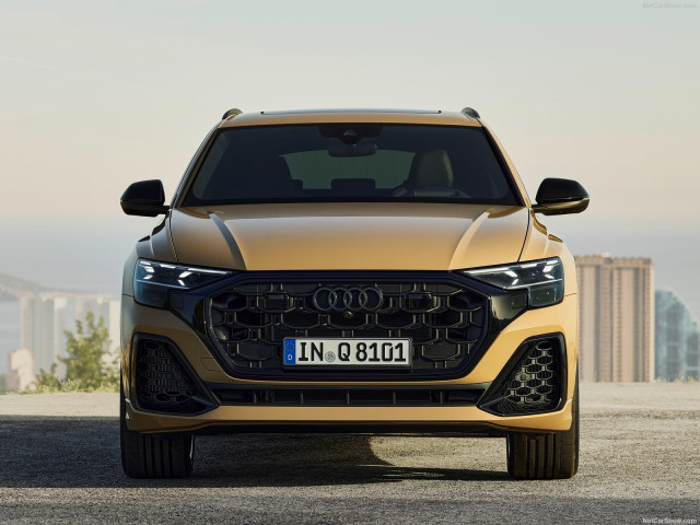 Audi Q8 фото