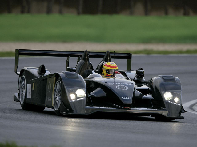 Audi R10 фото