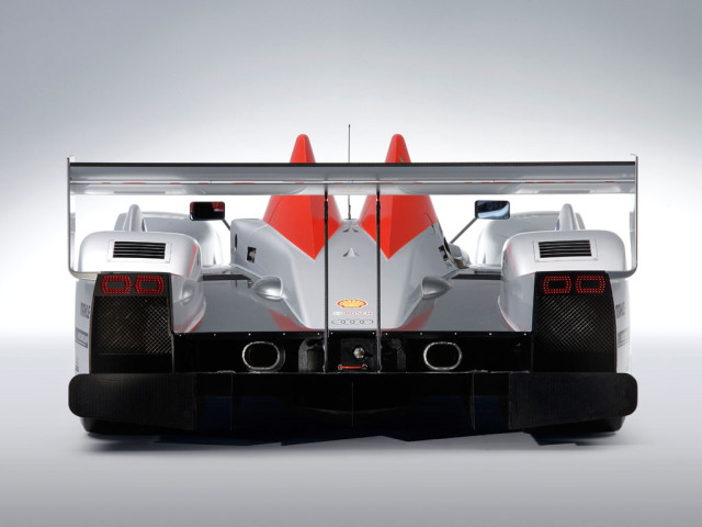 Audi R10 фото