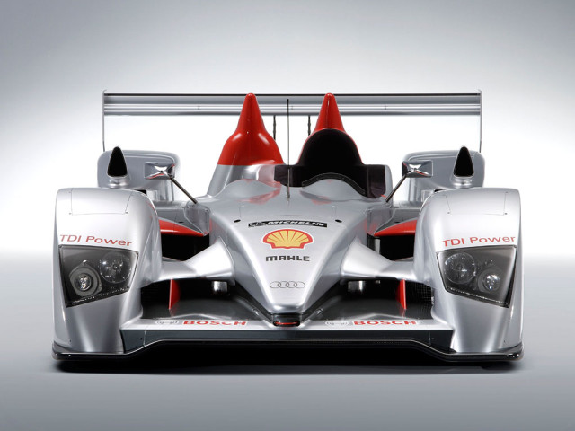 Audi R10 фото