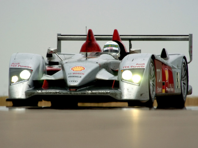 Audi R10 фото