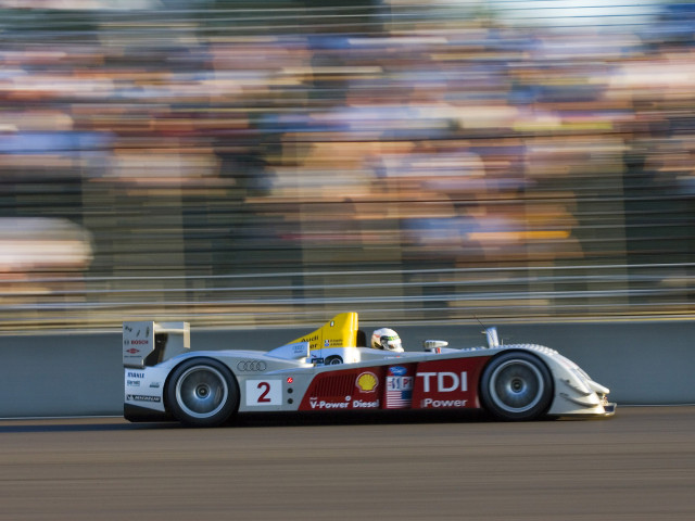 Audi R10 фото