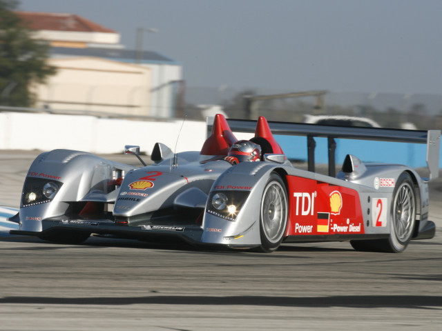 Audi R10 фото