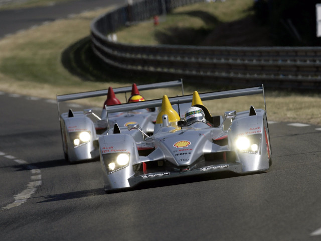 Audi R10 фото