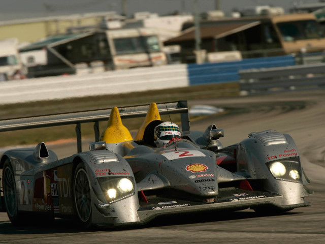 Audi R10 фото