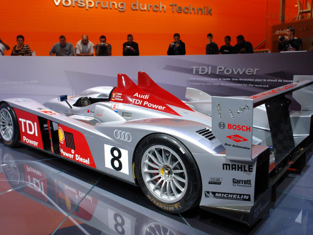 Audi R10 фото