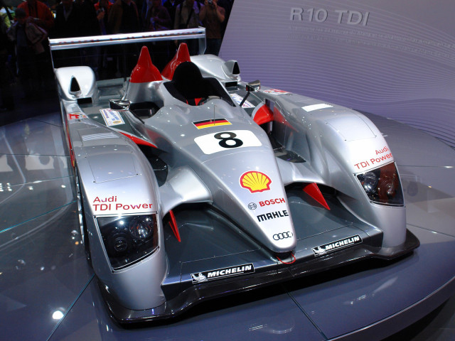 Audi R10 фото