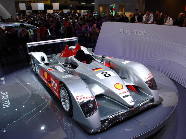 Audi R10 фото