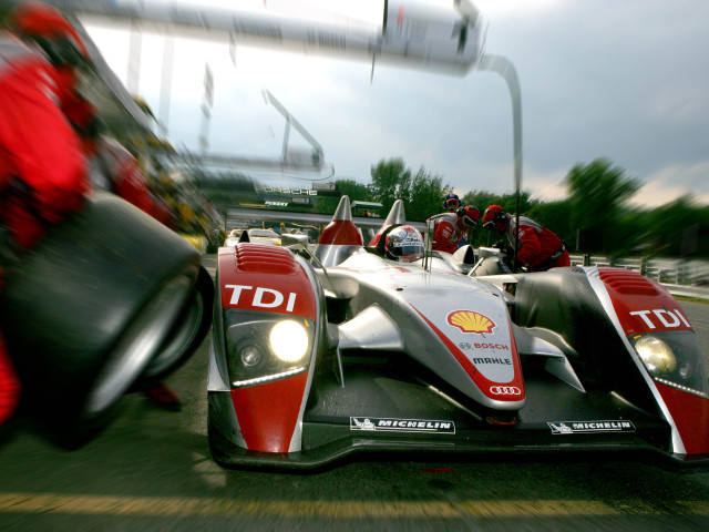 Audi R10 фото