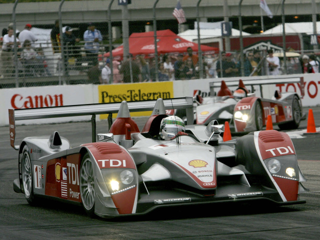 Audi R10 фото