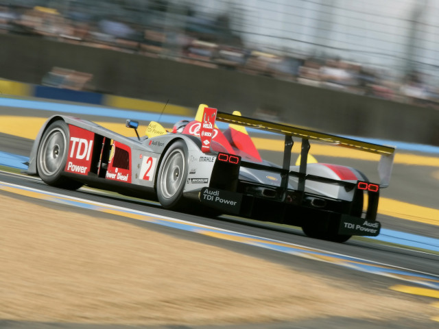 Audi R10 фото