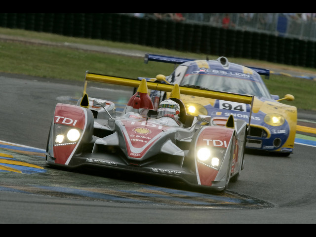 Audi R10 фото