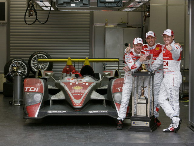 Audi R10 фото