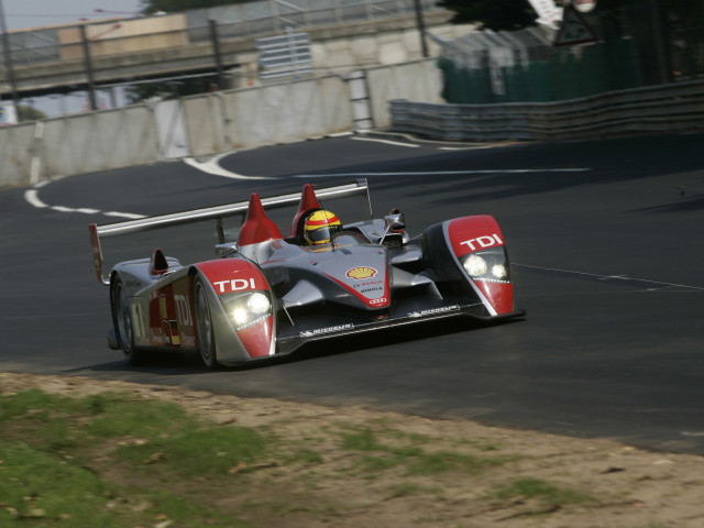 Audi R10 фото