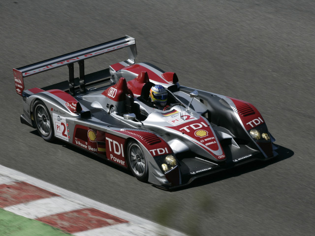 Audi R10 фото