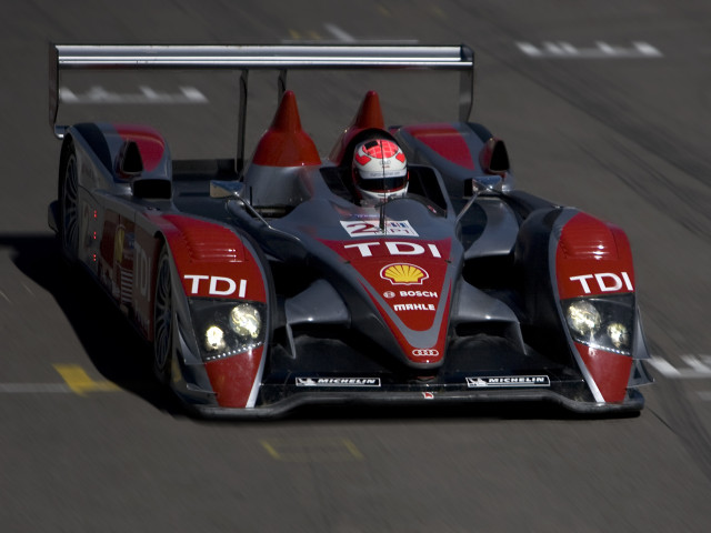 Audi R10 фото