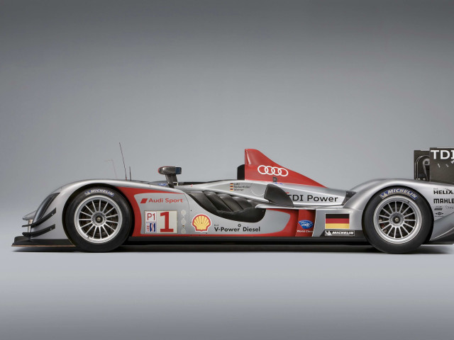 Audi R15 фото