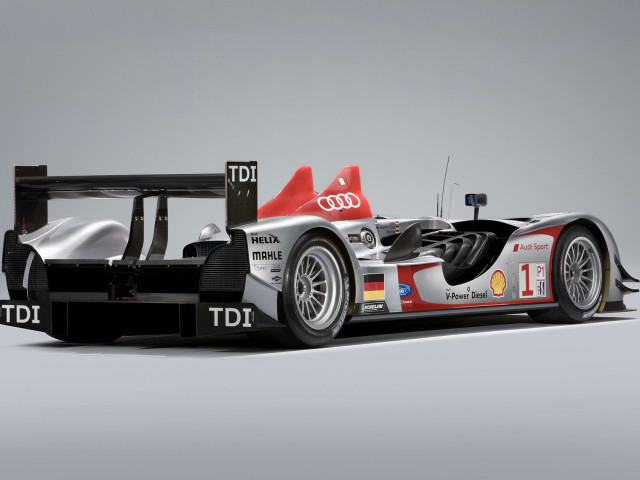 Audi R15 фото