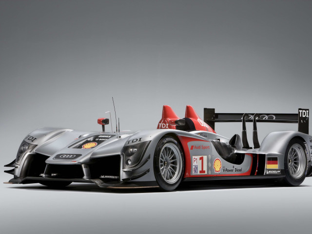 Audi R15 фото