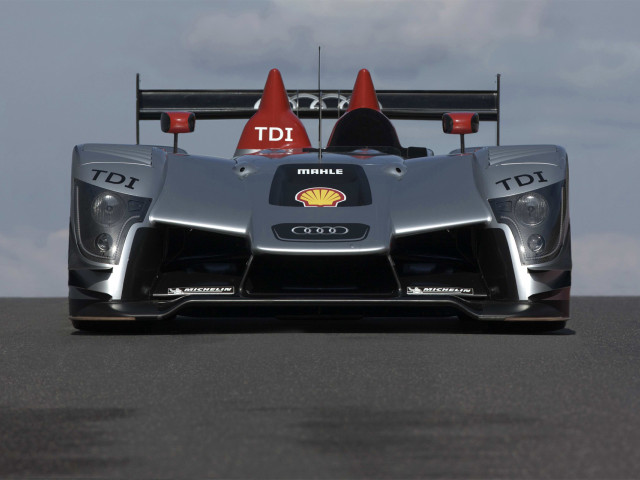 Audi R15 фото