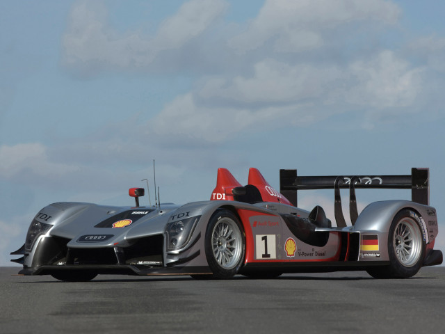 Audi R15 фото