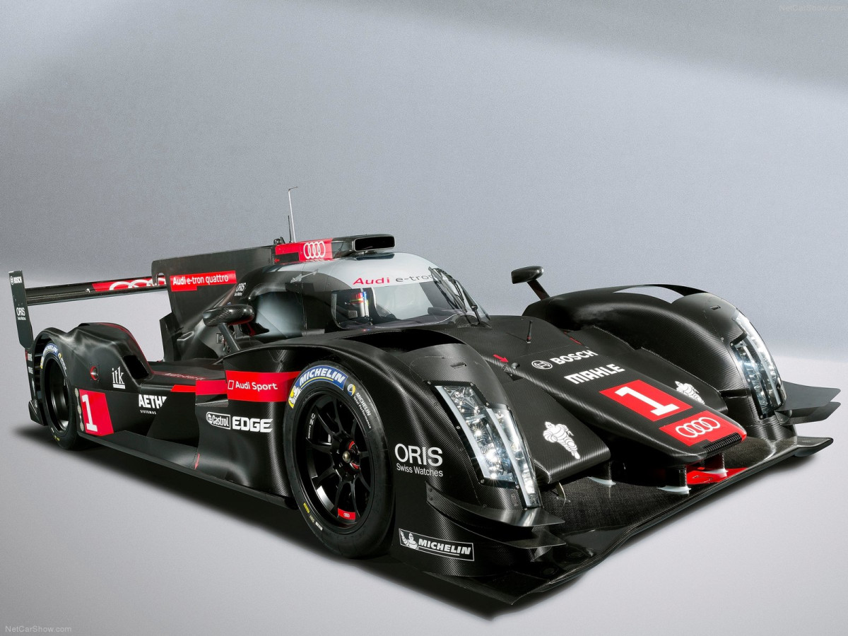 Audi R18 e-tron quattro LMP1 Racecar фото 110934