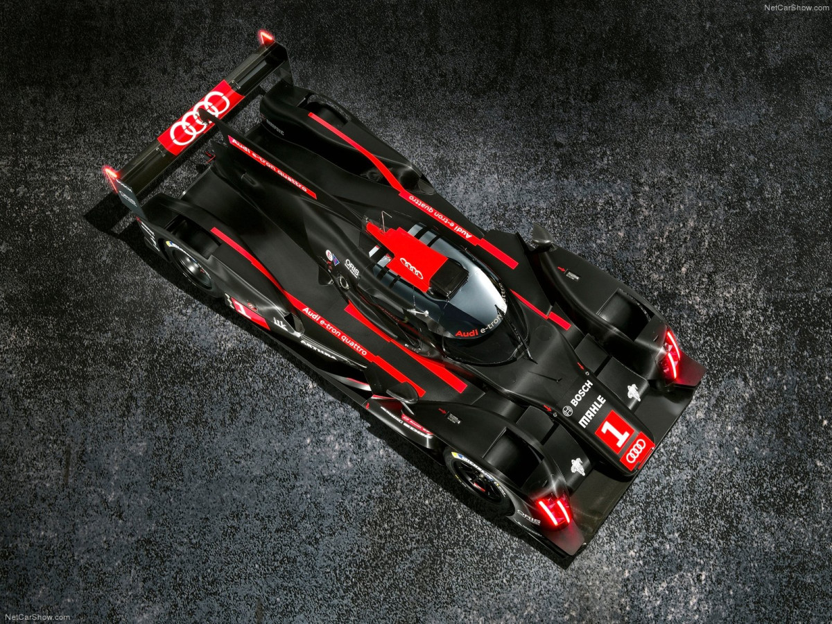 Audi R18 e-tron quattro LMP1 Racecar фото 110937