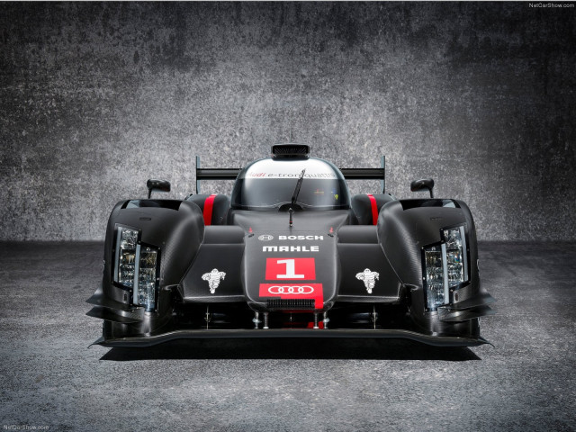 Audi R18 e-tron quattro LMP1 Racecar фото