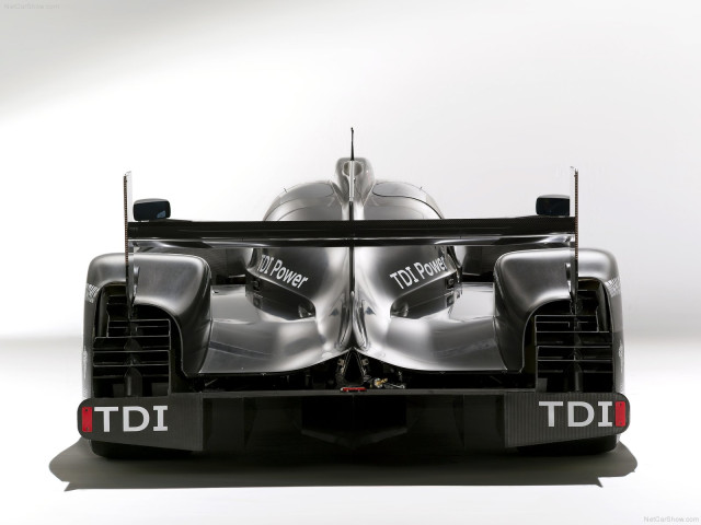 Audi R18 фото