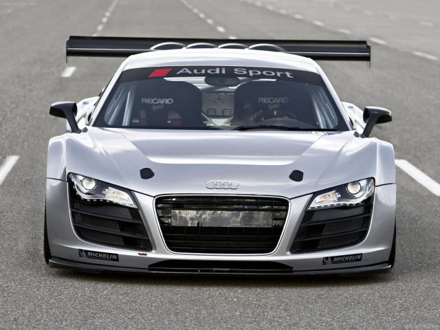 Audi R8 GT3 фото