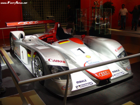 Audi R8 (LMP1) фото