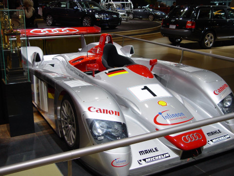 Audi R8 (LMP1) фото