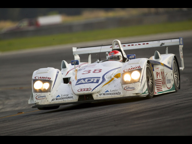 Audi R8 (LMP1) фото