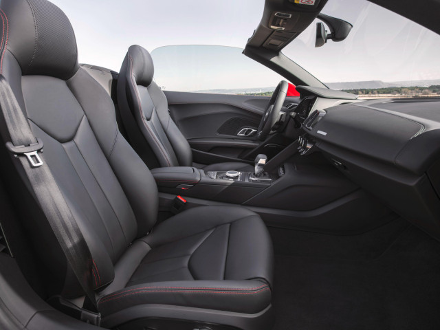 Audi R8 V10 Spyder фото