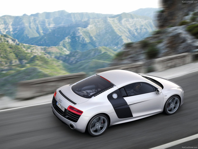 Audi R8 V10 фото