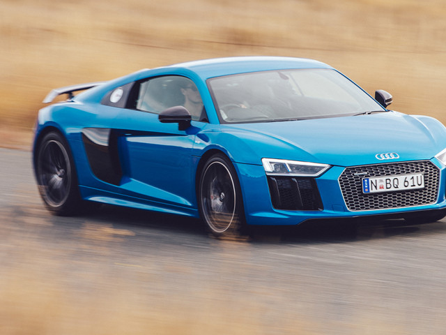 Audi R8 V10 фото