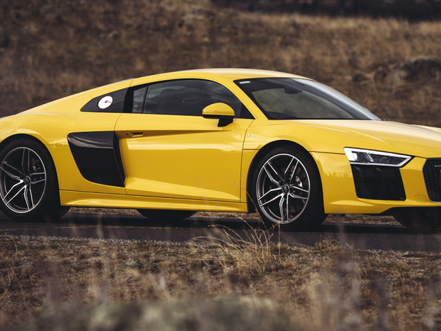 Audi R8 V10 фото